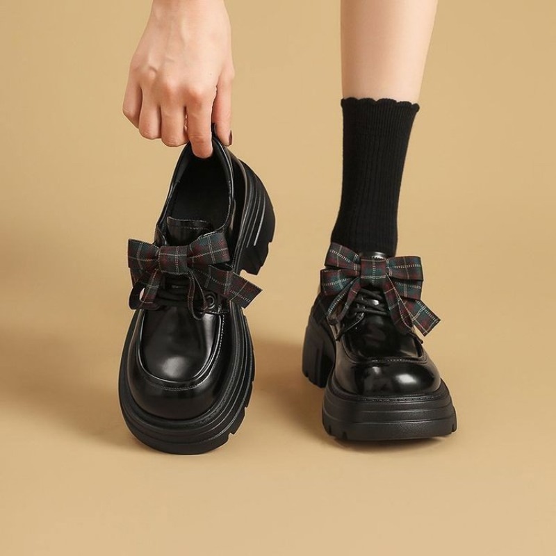 Oxford Lace Up Women - รองเท้าอ็อกซ์ฟอร์ดส้นตึกสำหรับผู้หญิง ลายสก็อตหวานๆ ประดับโบว์ สีดำ พื้นหนา แบบผูกเชือก
