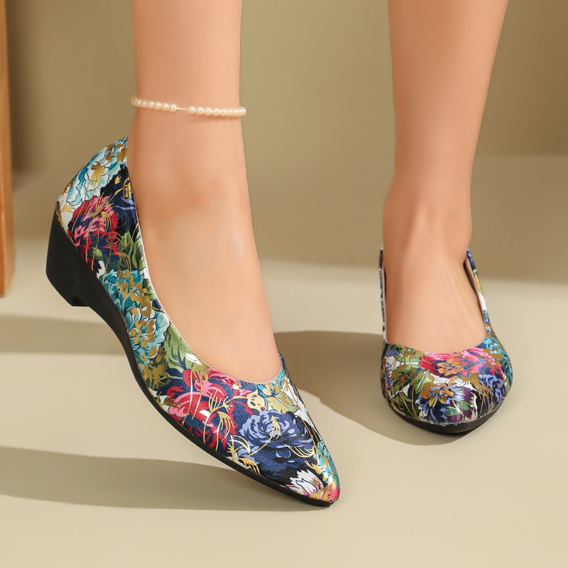Women Shoes Xxl - รองเท้าส้นเตารีดหัวแหลมลายดอกไม้สำหรับผู้หญิง ส้นเตารีดต่ำ 4 ซม. แบบสวม สีสันสดใส